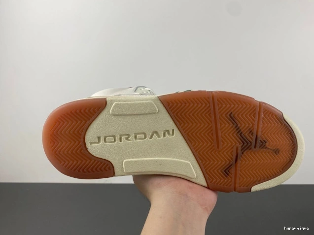 HYPE Grito El HF8833-100 Jordan Air 5 0823